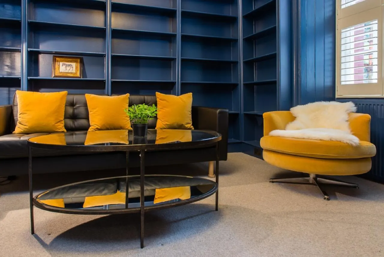 Ramsay Gardens - Grand 4-Bedroom Apartment Next To Castle Edinburgh